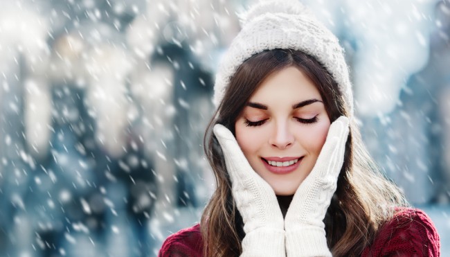 Frau Haut Winter Pflege Kälte