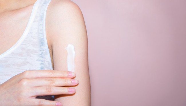 Hinter Diesen Inhaltsstoffen Deiner Kosmetik Steckt Erdol Gesundheit Codecheck Info
