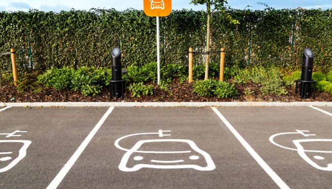 Elektro Autos Was Tun Wenn Die Batterie Leer Ist Durchgangig Umweltfreundlich Codecheck Info